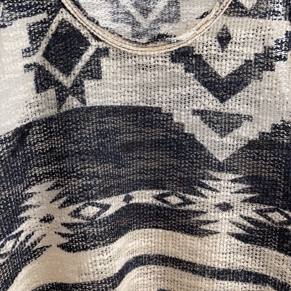Mesh southwestern tank top - Picture 2 of 2